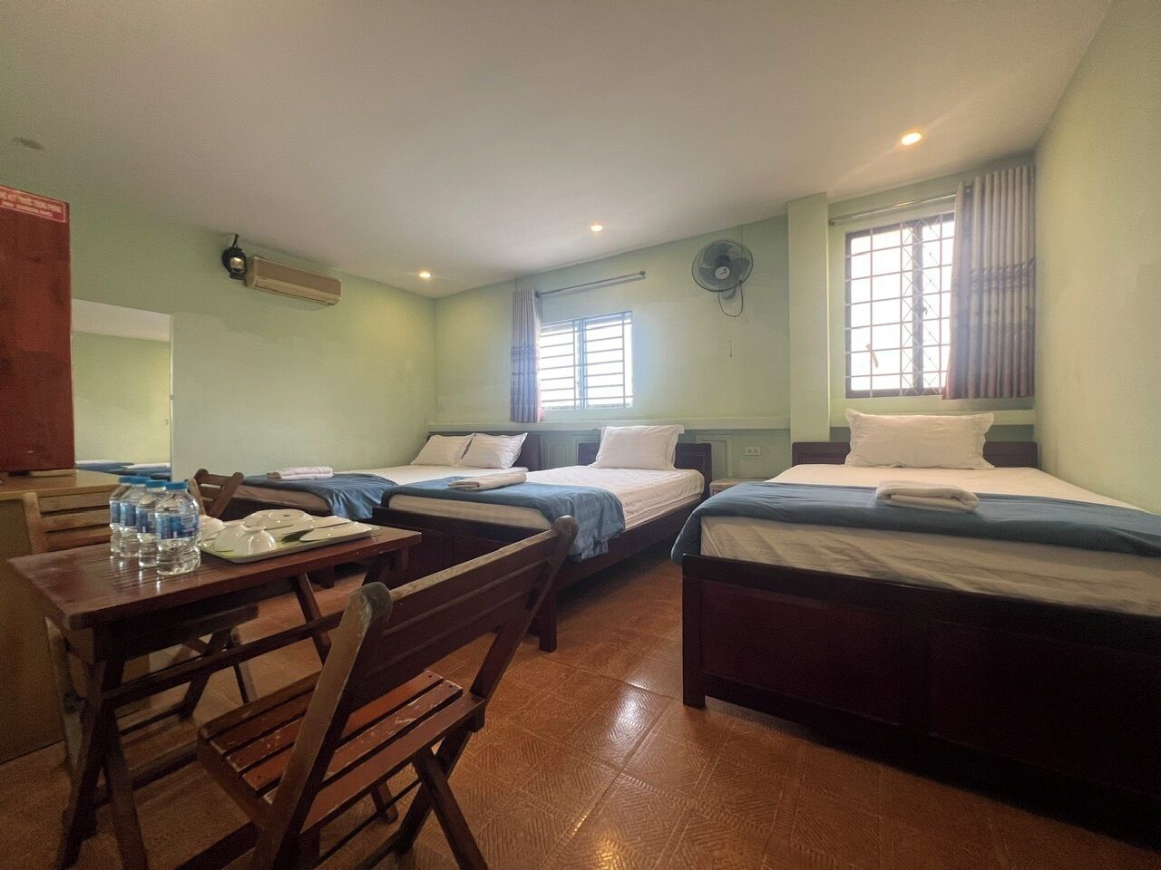 Familierom | Minibar, safe på rommet, skrivebord og wi-fi (inkludert)