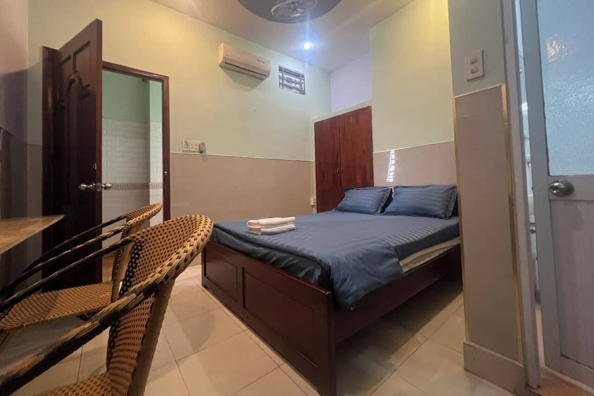 Dobbeltrom – standard (No window) | Minibar, safe på rommet, skrivebord og wi-fi (inkludert)