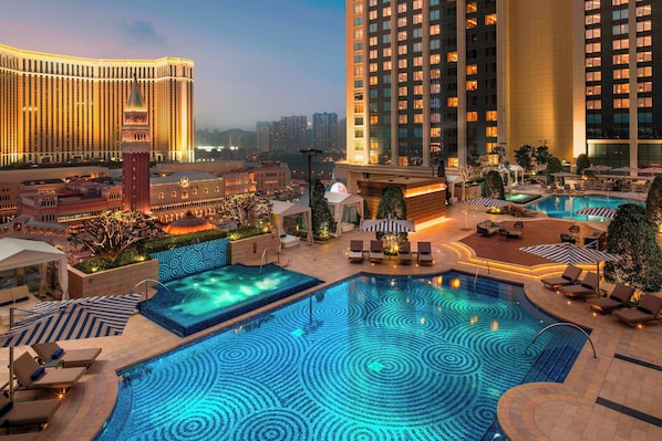 3 outdoor pools