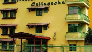 Minibar, desk, free WiFi