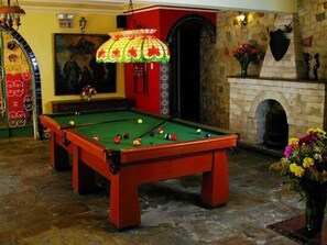 Billiards - Hostel Collacocha (Lima)