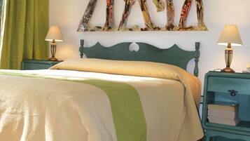 Minibar, desk, free WiFi