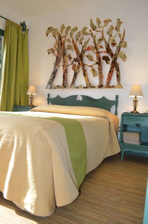 Frigobar, escrivaninha, Wi-Fi de cortesia