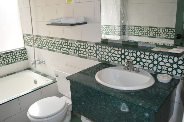 Bathroom - Hostel Collacocha (Lima)