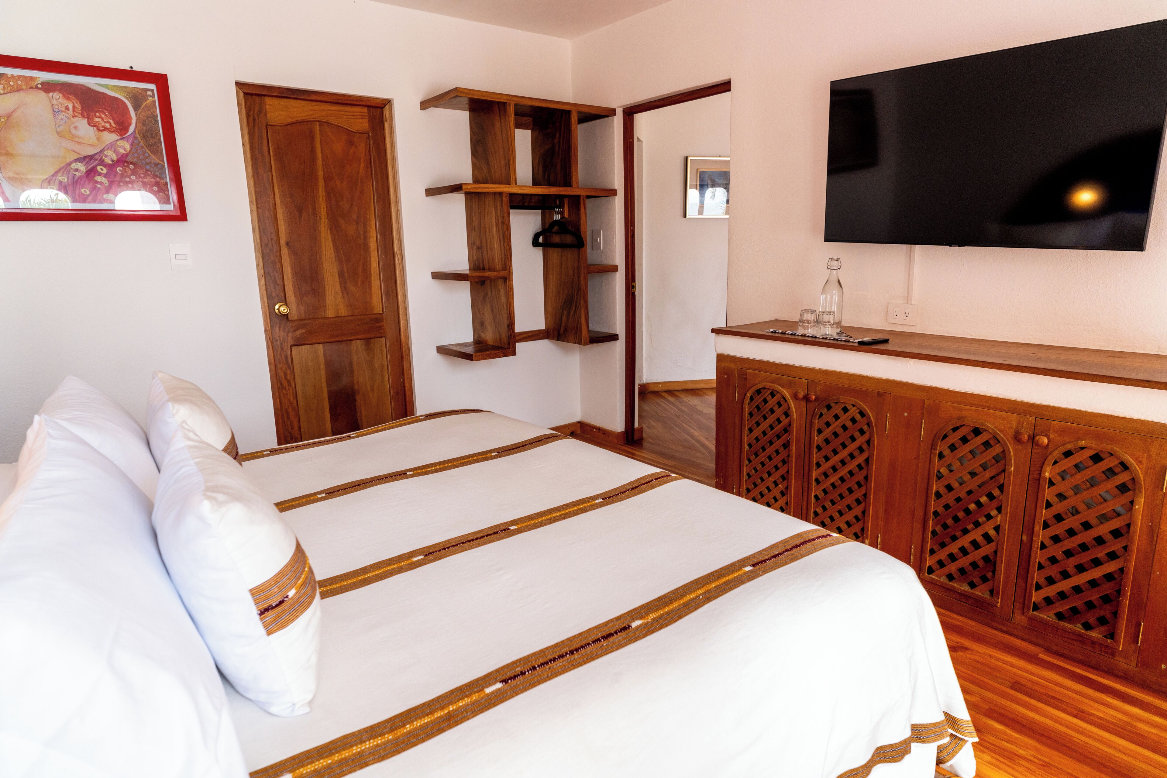 Suite Premium, 1 cama de matrimonio grande, vistas al lago | Ropa de cama de alta calidad, edredones de plumas, ropa de cama