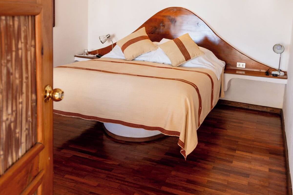 Basic Double Room, 1 Queen Bed, Non Smoking | Premium bedding, down comforters, bed sheets