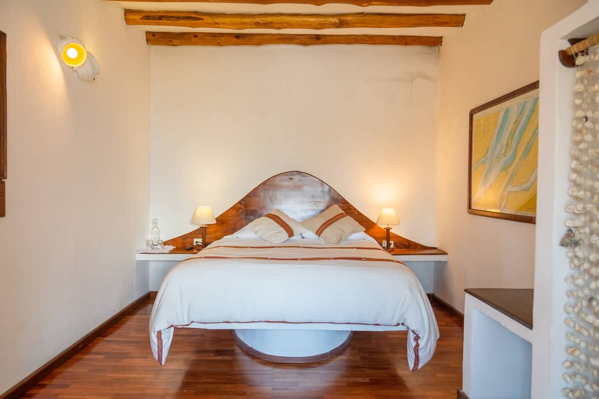 Basic Double Room, 1 Queen Bed, Non Smoking | Premium bedding, down comforters, bed sheets