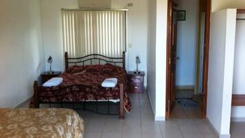 Shower, free toiletries, towels