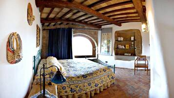 1 Schlafzimmer, hochwertige Bettwaren, Verdunkelungsvorhänge, Bettwäsche