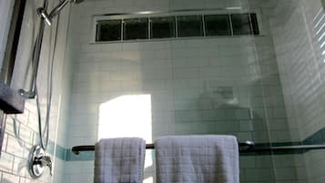 Comfort Quadruple Room, Ensuite (Sunset Suite 1) | Bathroom | Shower, hair dryer, towels, soap