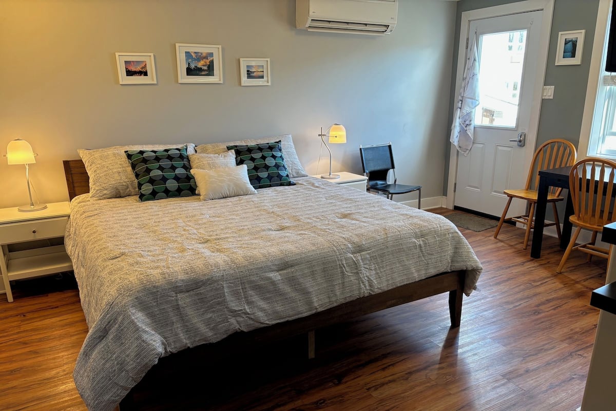 Classic Quadruple Room, Ensuite (Sunrise Suite 2) | Egyptian cotton sheets, premium bedding, WiFi, bed sheets