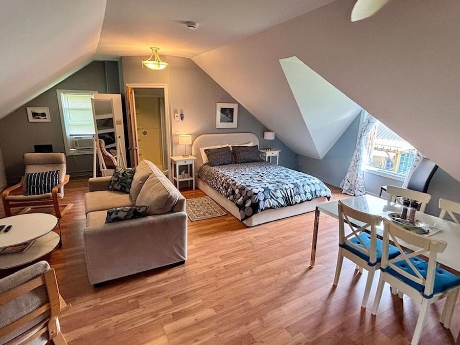 Standard Quadruple Room, Ensuite (Studio Suite 3) | Living area