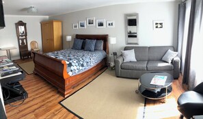 Comfort Quadruple Room, Ensuite (Sunset Suite 1)