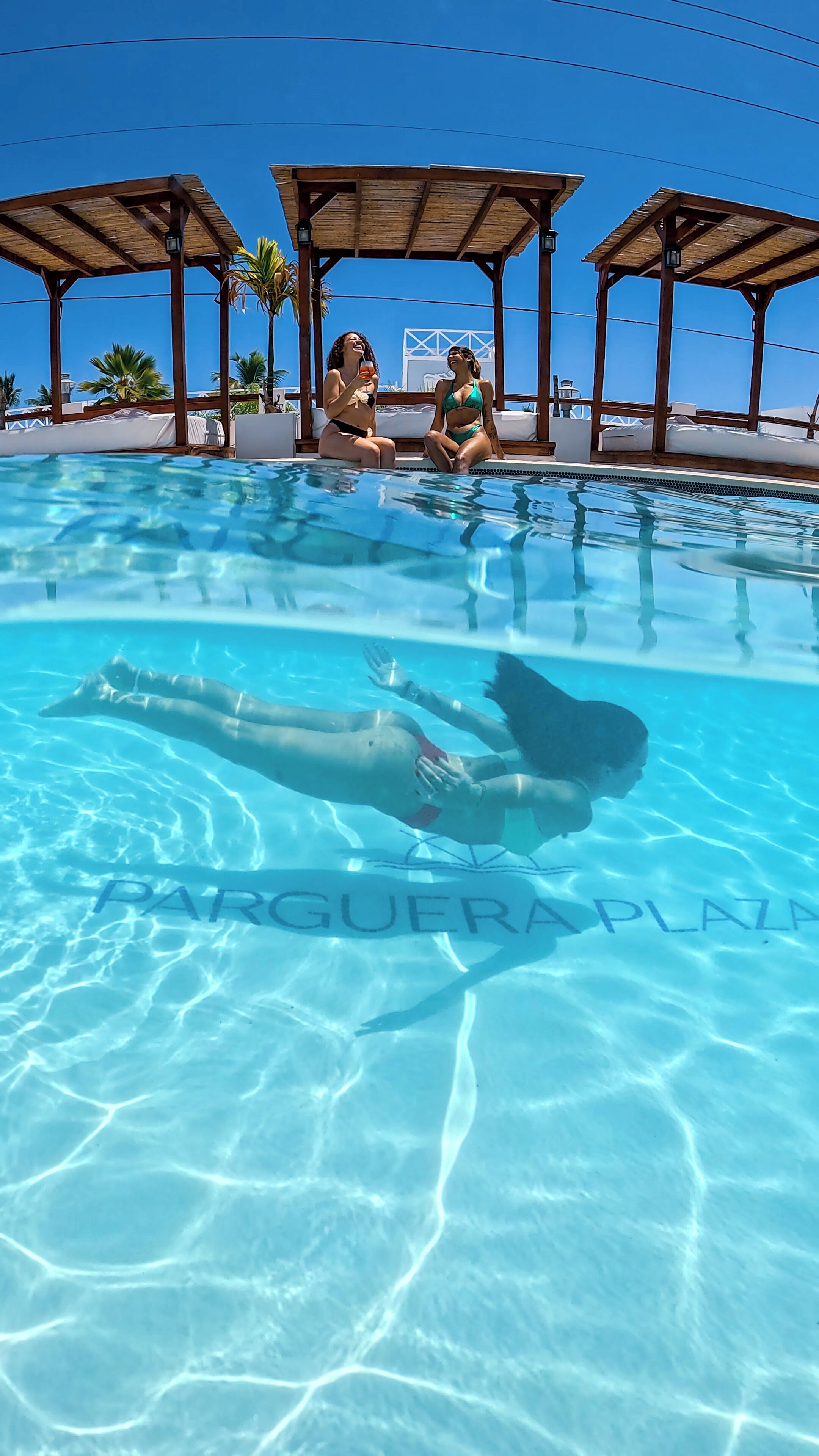 Piscina all'aperto, cabine incluse nel prezzo, ombrelloni da piscina