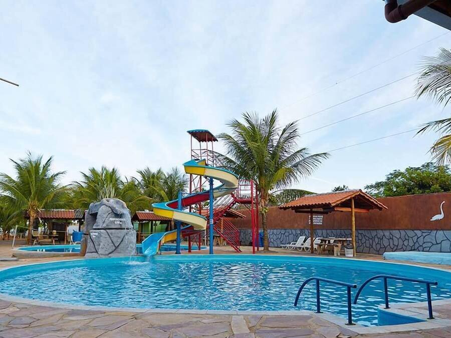 3 outdoor pools, pool umbrellas, pool loungers