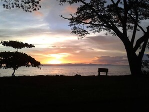 Basic-dobbeltværelse - 1 dobbeltseng - terrasse - delvis havudsigt | Sengetøj