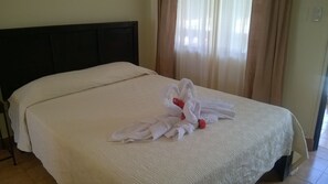 Bed sheets - House of the Macaws (Tárcoles)
