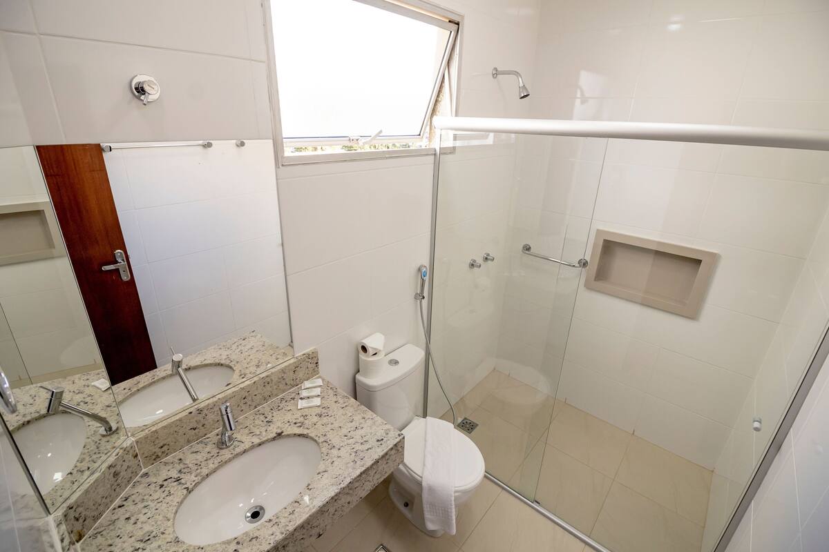 shower, free toiletries, towels, soap