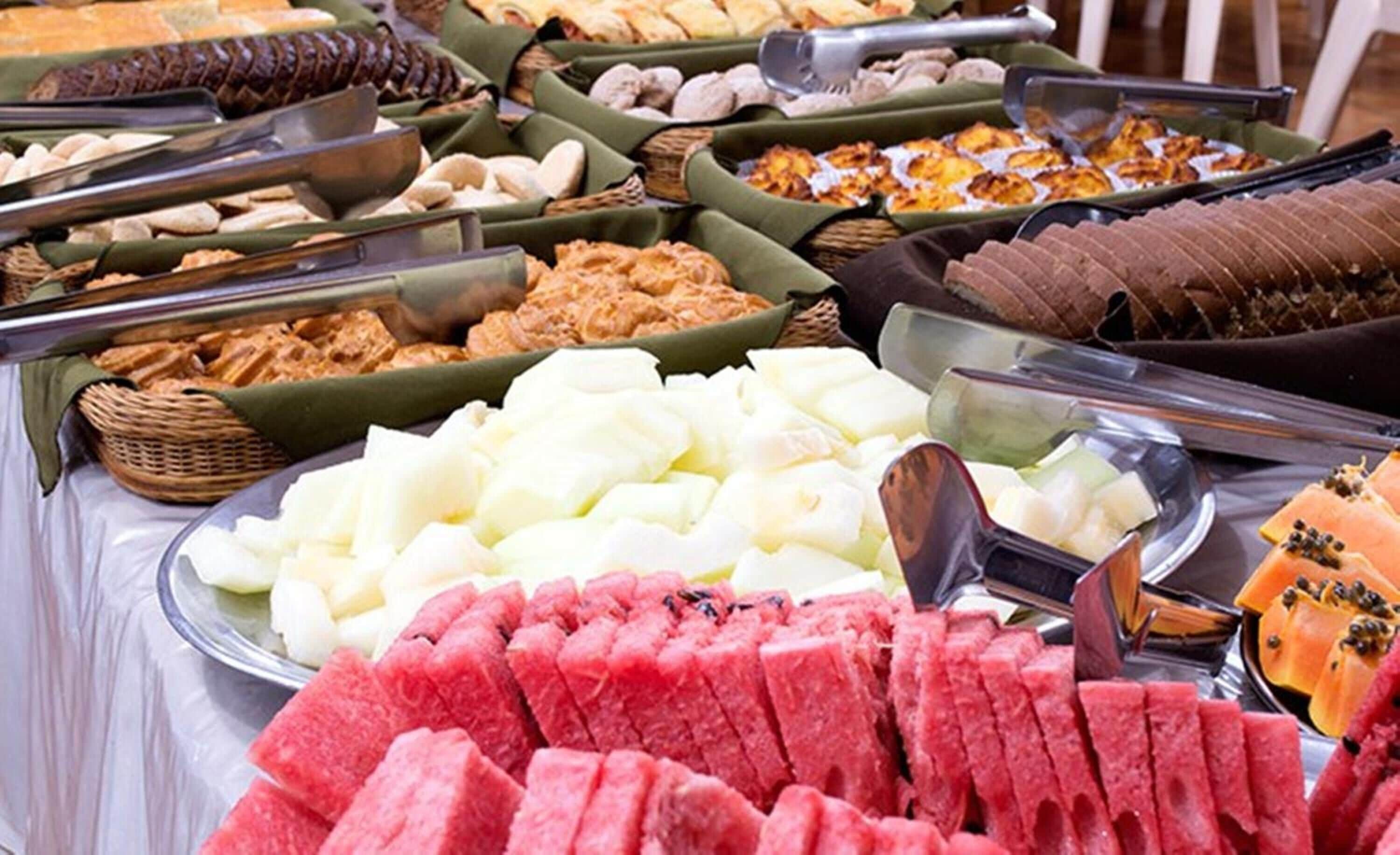 breakfast, lunch and dinner served