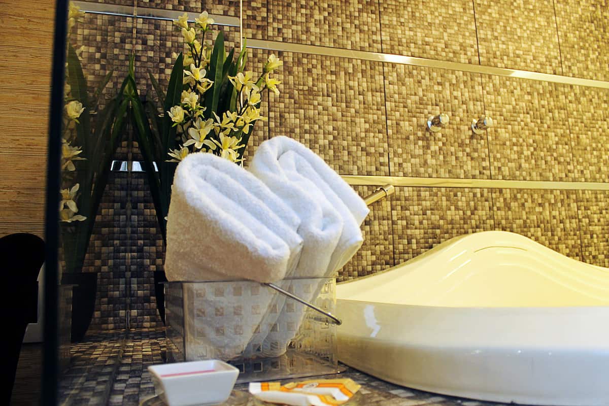 Classic Suite, Jetted Tub