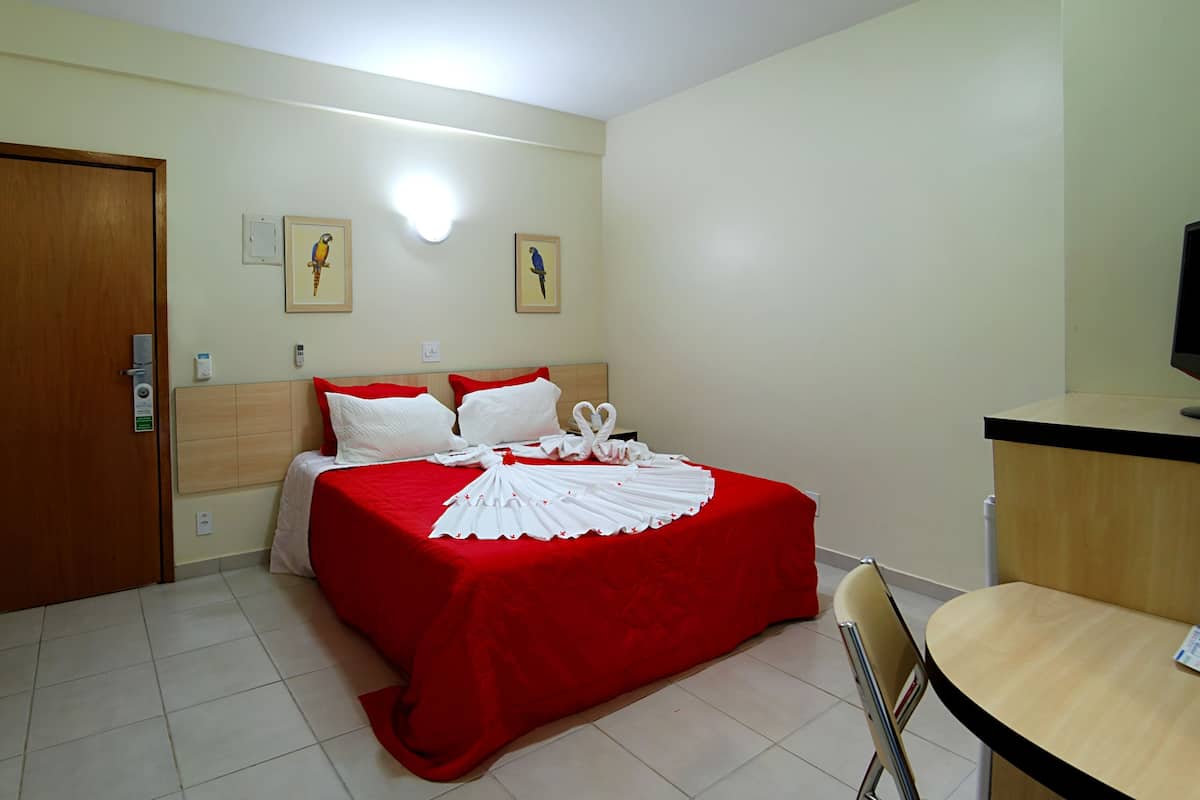 standard apartment | minibar, in-room safe, desk, free rollaway beds