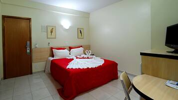 Standard Apartment | Minibar, in-room safe, desk, free rollaway beds