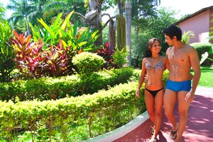 7 outdoor pools, sun loungers