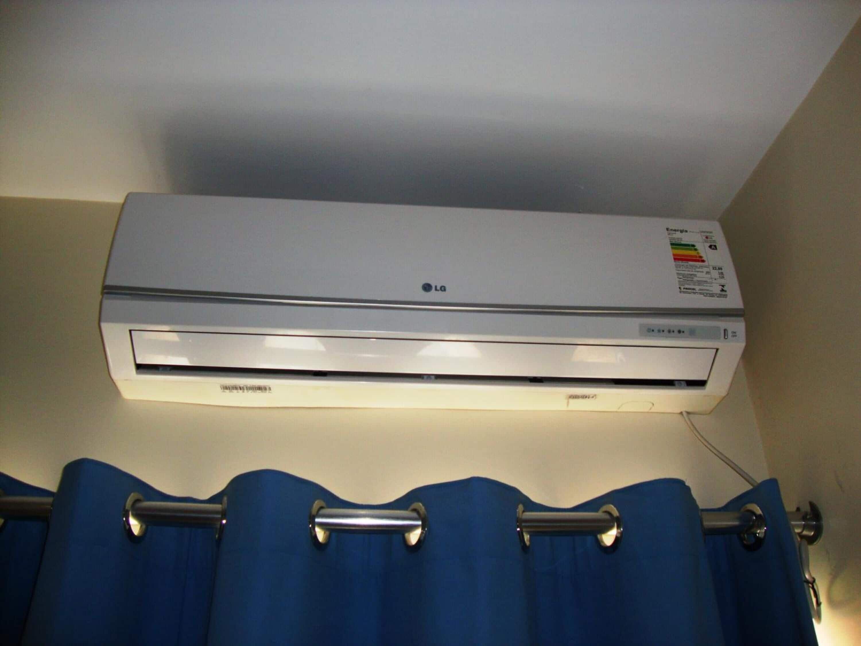 minibar, in-room safe, desk, free rollaway beds