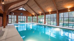 Piscina interna, 2 piscinas externas