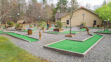 Mini-golf