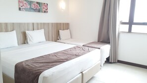 Minibar, desk, laptop workspace, soundproofing - Pena Branca Hotel e Eventos (Santo Antonio de Jesus)