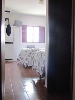 Minibar, accès au Wi-Fi (inclus), literie fournie