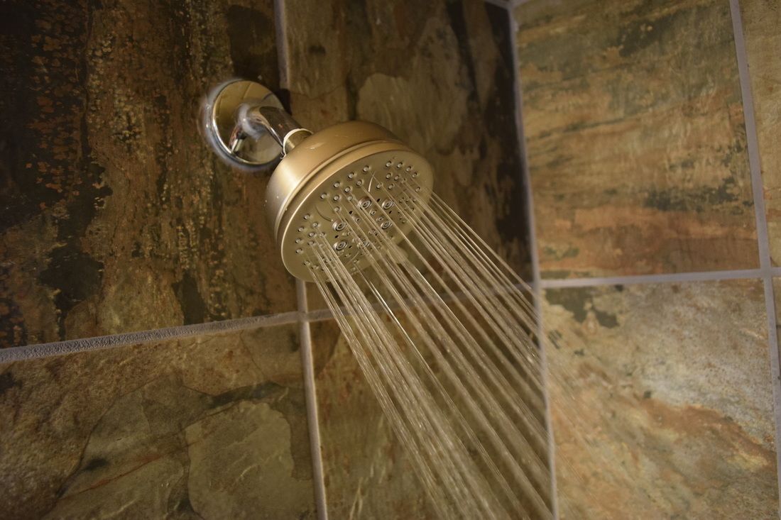 cabin, 3 bedrooms, mountain view | bathroom shower