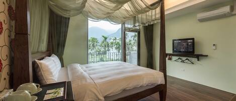 Standard Double Room | Minibar, desk, soundproofing, free WiFi