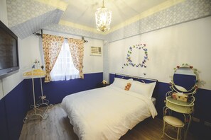 Habitación doble estándar | Decoración personalizada, muebles diferentes y wifi gratis