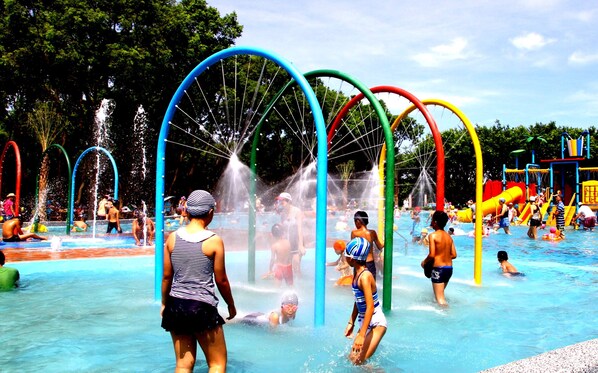 Children’s play area – outdoor