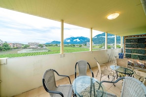 Chambre Familiale (2 Room Combined, for 7 People) | Terrasse/Patio