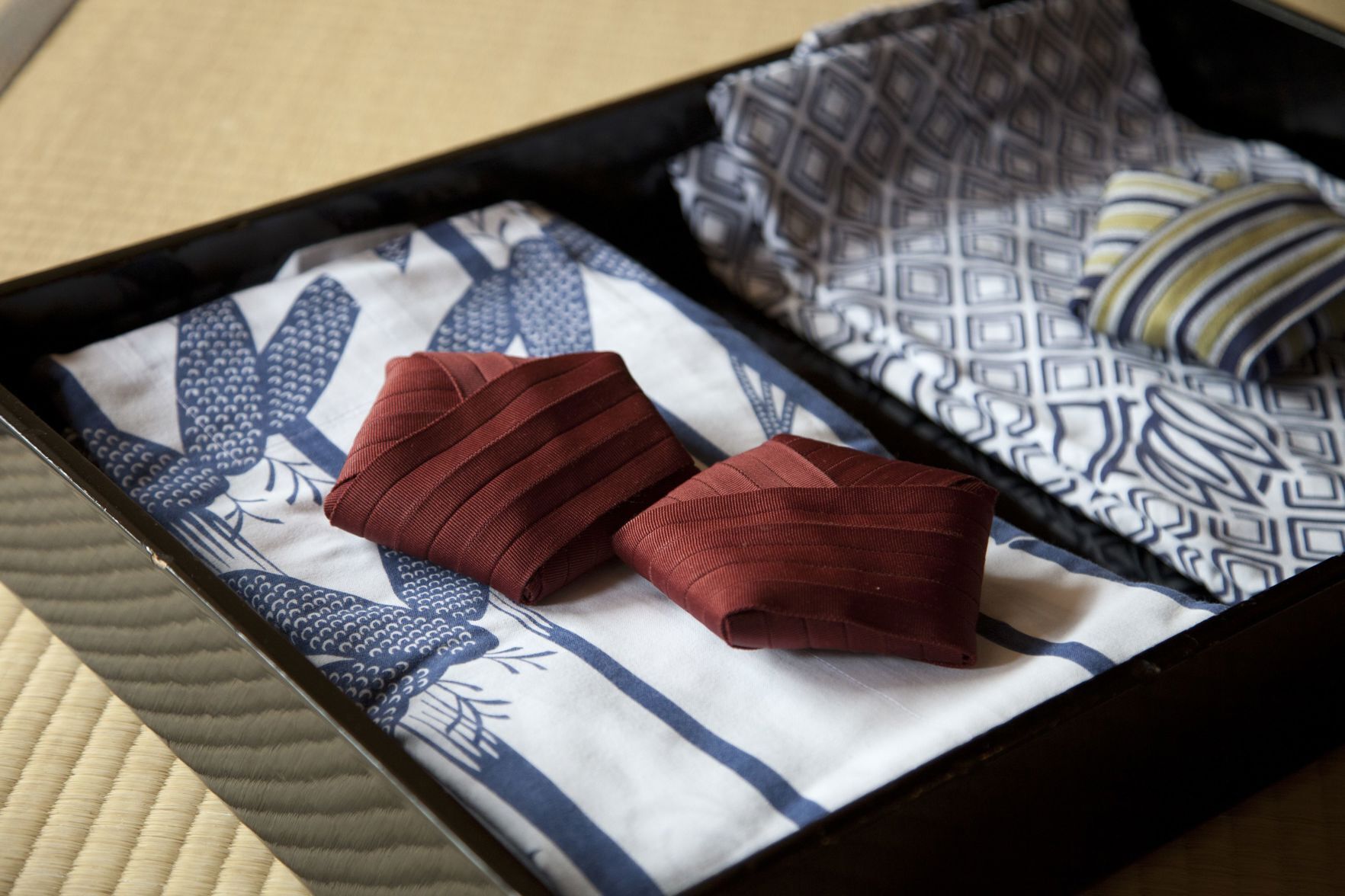 Bathroom amenities | Separate tub and shower, free toiletries, hair dryer, slippers