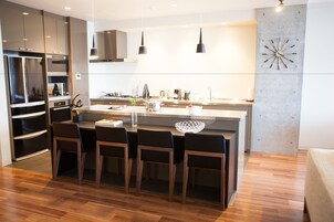 套房, 3 间卧室, 无烟房, 山景 (HIRAFU) | 客房内用餐