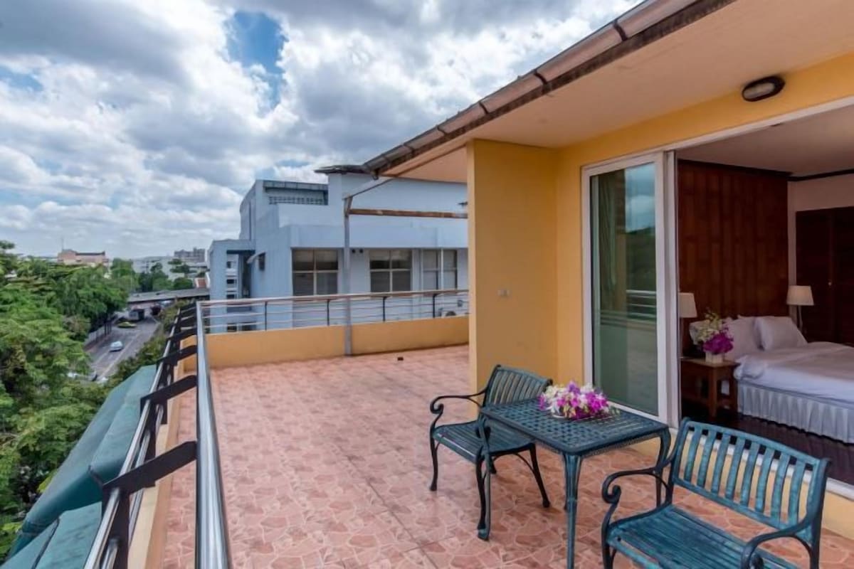 Suite With River View (Double Bed)