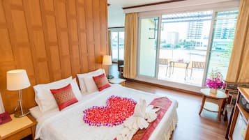 Suite, Balcony, River View | In-room safe, desk, free WiFi