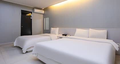 Ruby Tourist Hotel Wolmido