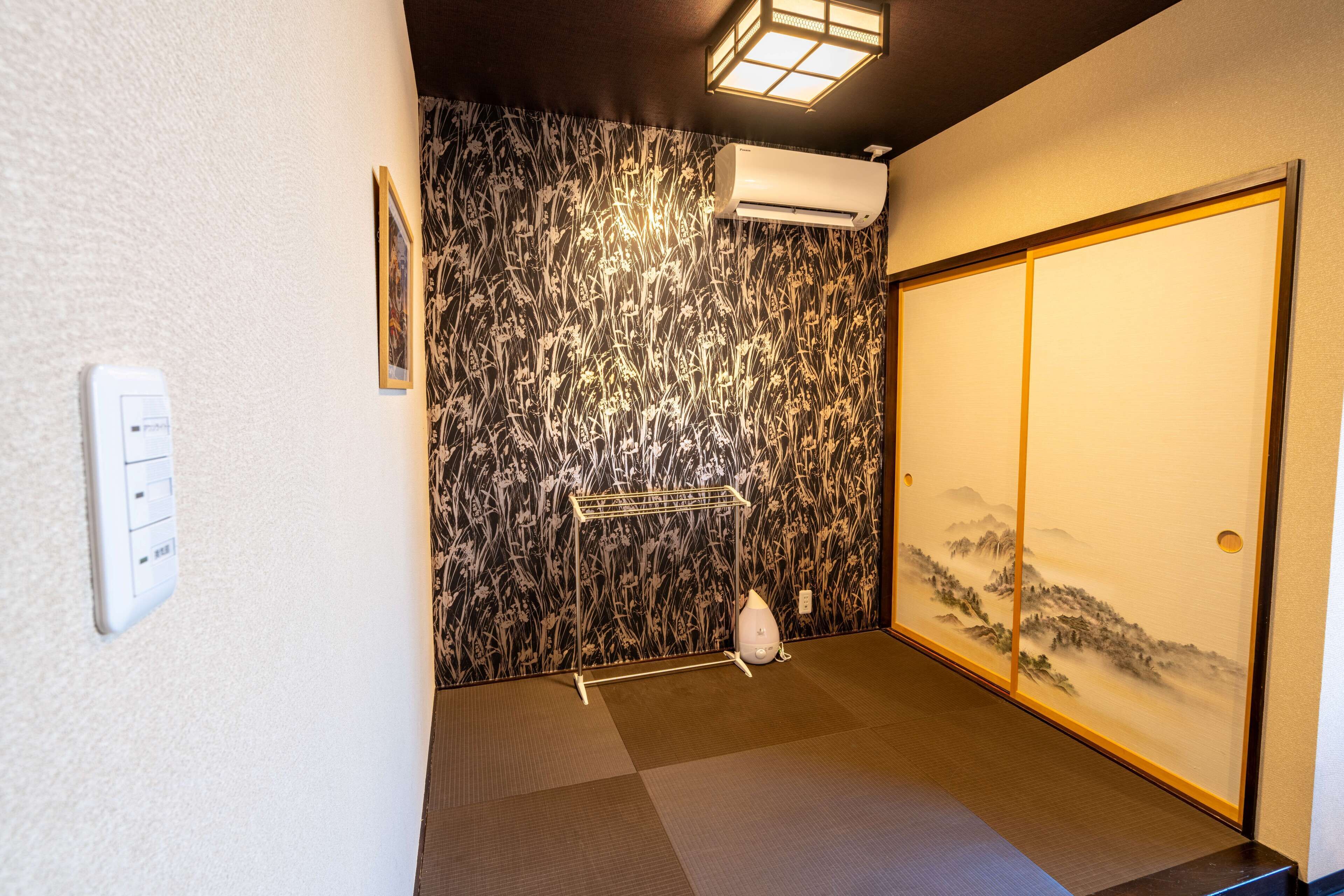Japanese-Style Triple Room with Bed with Shared Bathroom | In-room safe, free WiFi, bed sheets