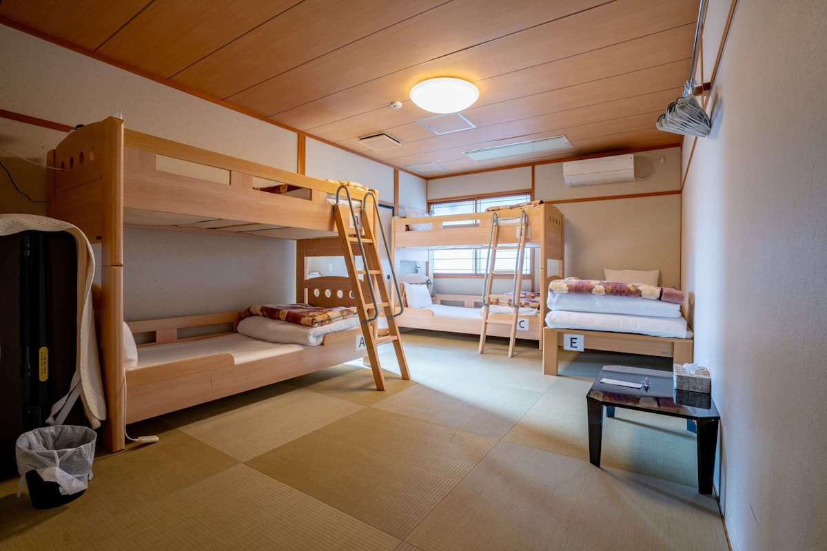 Familjerum (Private Family Room) | Värdeförvaringsskåp på rummet, gratis wi-fi och sängkläder