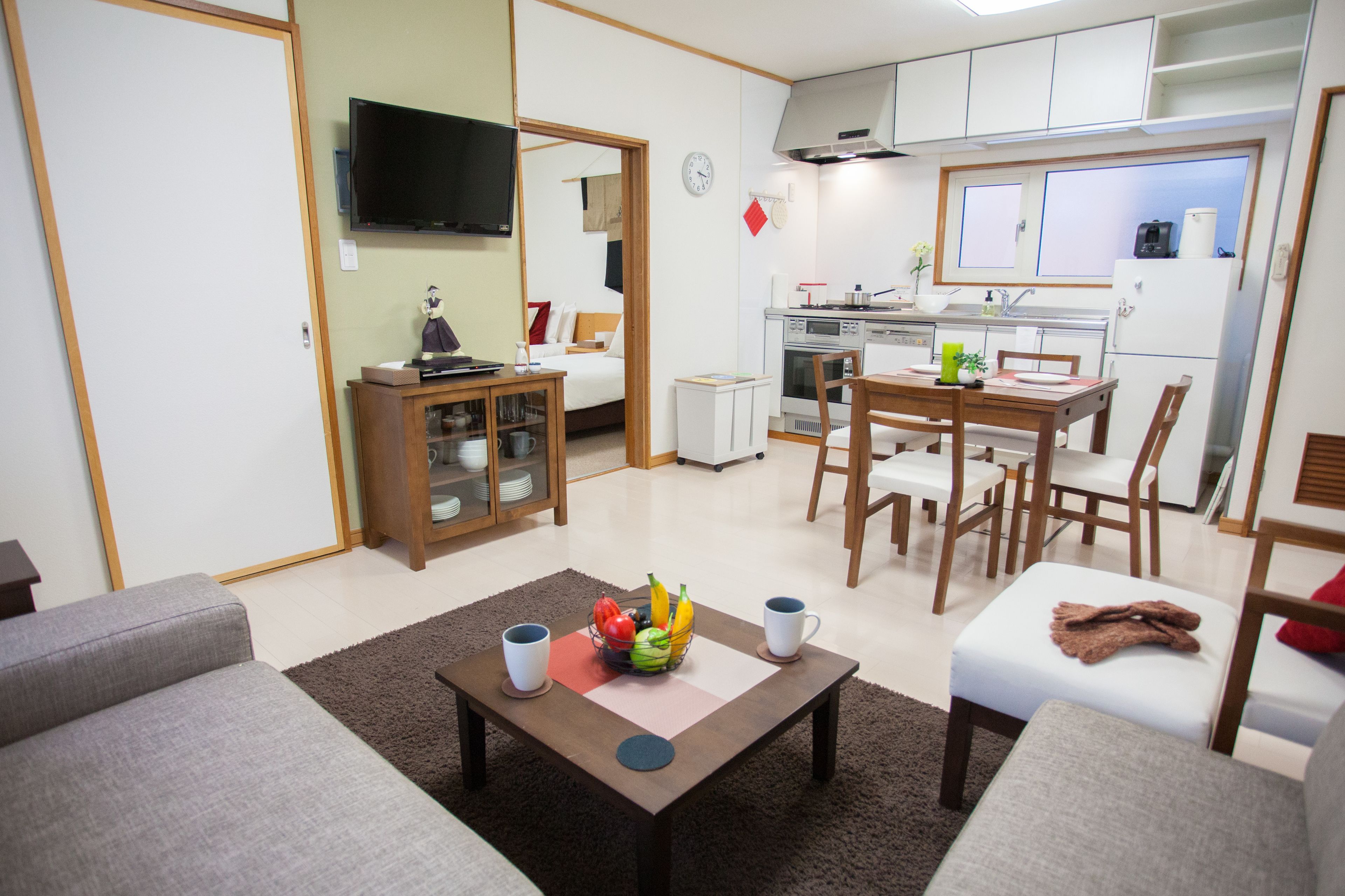 Townhouse, 2 kamar tidur | 2 kamar tidur, brankas, meja kerja, dan setrika/meja setrika
