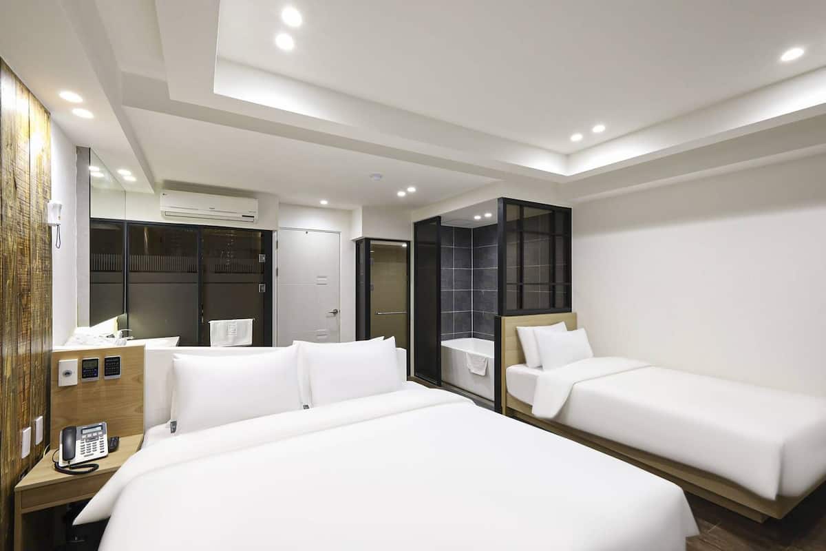 2 habitaciones, decoración personalizada y muebles diferentes