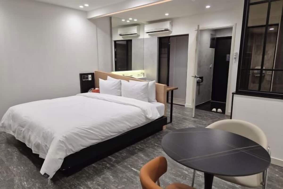 2 chambres, décoration personnalisée, ameublement personnalisé, bureau