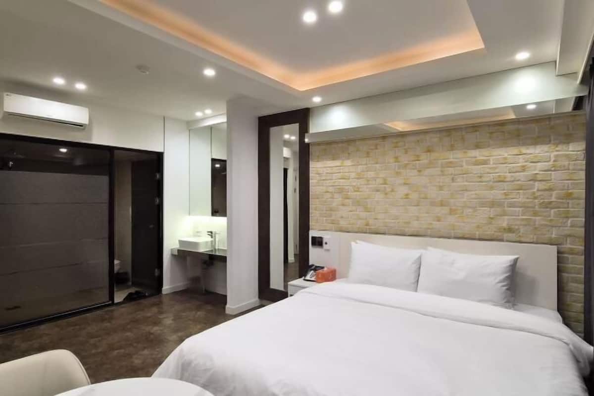 2 chambres, décoration personnalisée, ameublement personnalisé, bureau