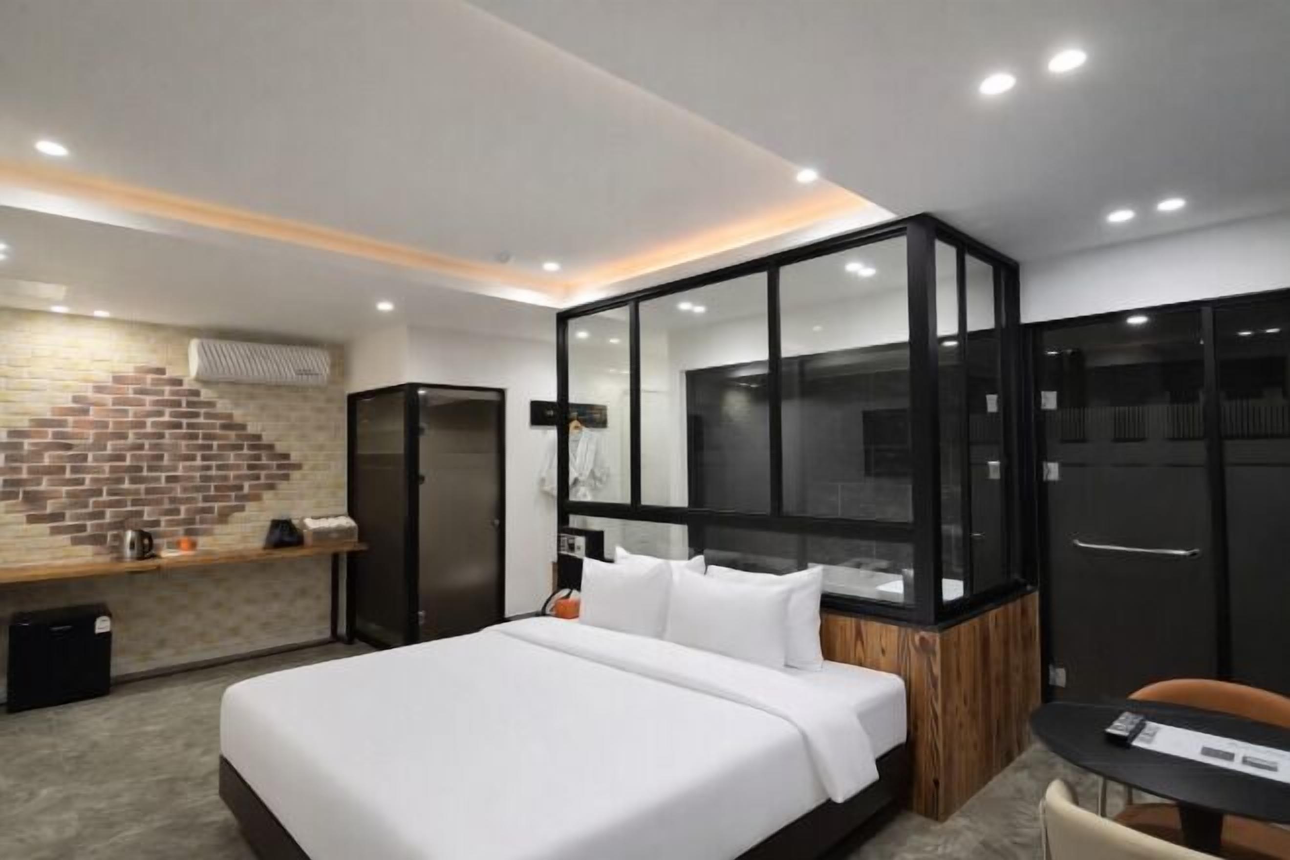 特色装修、特色家居、办公桌、遮光窗帘