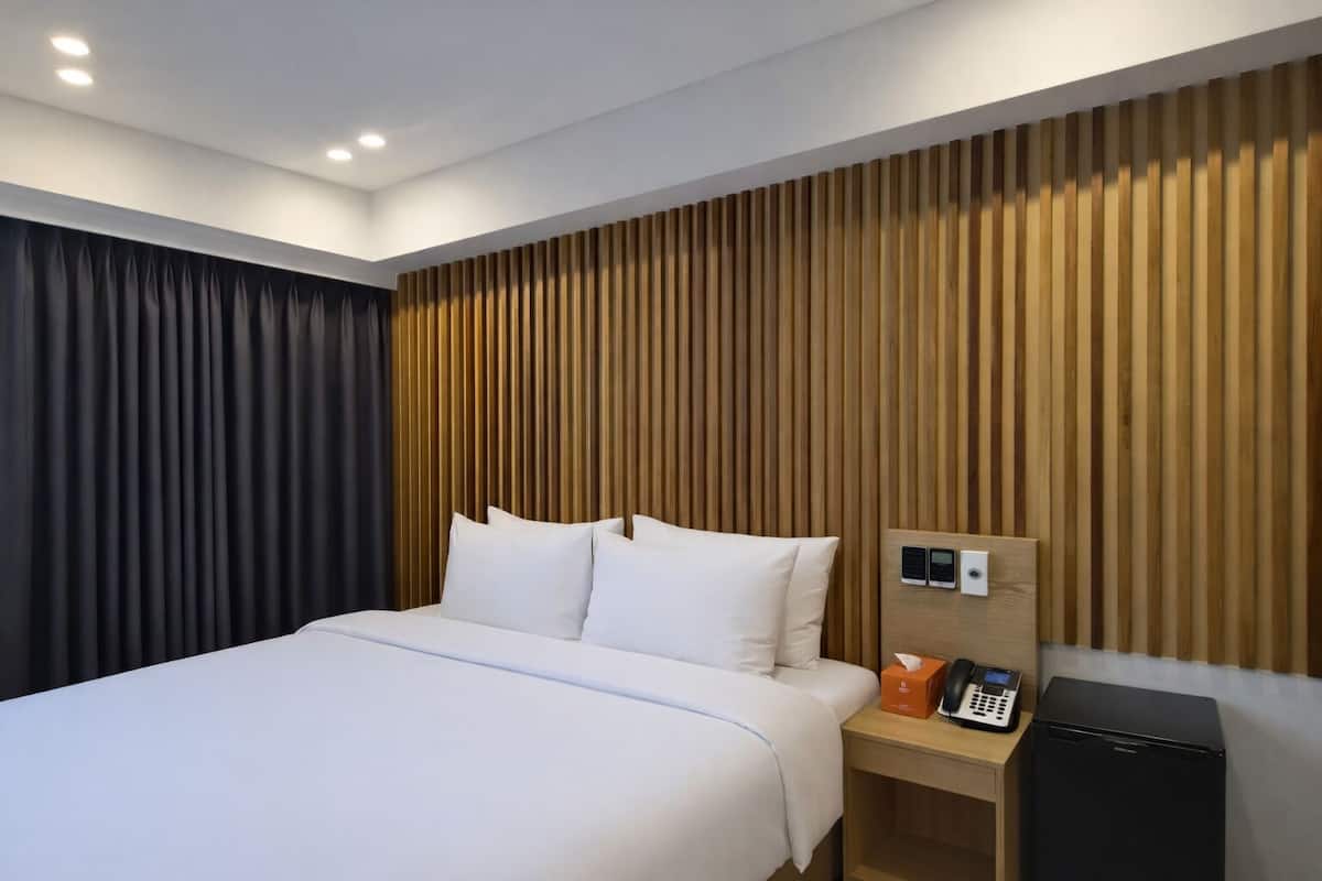 Habitación doble Deluxe | Decoración personalizada, muebles diferentes y escritorio